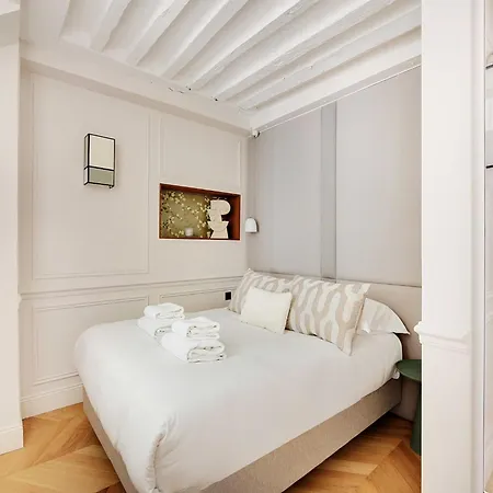 Light And Modernity - Near Jardin Luxembourg *