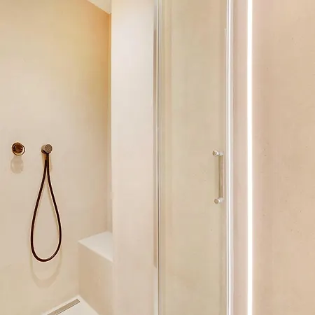 Light And Modernity - Near Jardin Luxembourg Parijs